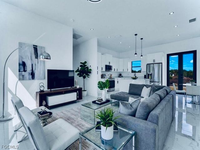 515 Croydon AVE S, Lehigh Acres, FL 33974