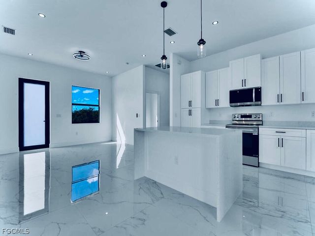 515 Croydon AVE S, Lehigh Acres, FL 33974