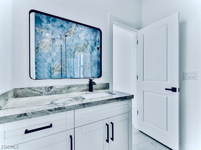 515 Croydon AVE S, Lehigh Acres, FL 33974