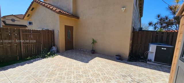 17362 NW 74th Ave 201, Hialeah, FL 33015