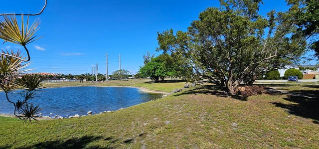 17362 NW 74th Ave 201, Hialeah, FL 33015