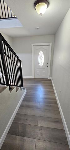 17362 NW 74th Ave 201, Hialeah, FL 33015