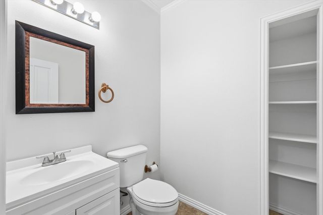 11550 Hill Country Circle, Ponder, TX 76259