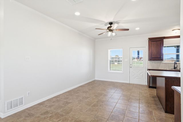 11550 Hill Country Circle, Ponder, TX 76259