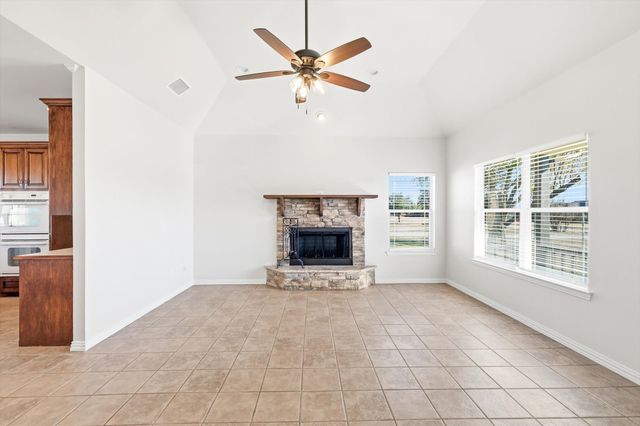 11550 Hill Country Circle, Ponder, TX 76259