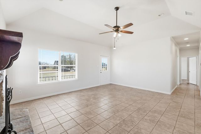 11550 Hill Country Circle, Ponder, TX 76259