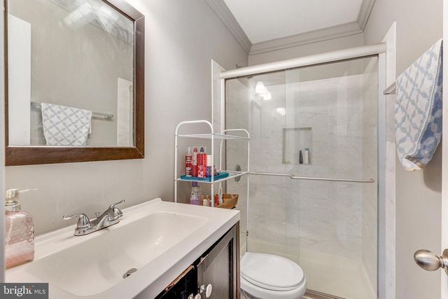 205 TAPAWINGO RD SW, Vienna, VA 22180