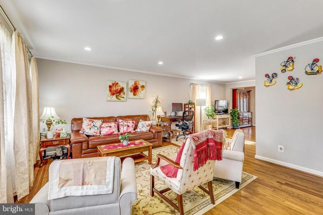 205 TAPAWINGO RD SW, Vienna, VA 22180