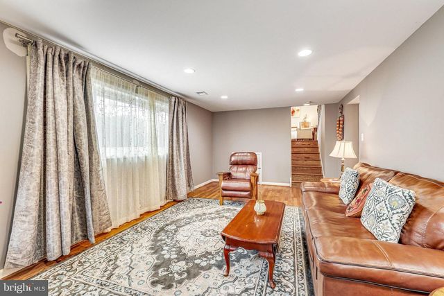 205 TAPAWINGO RD SW, Vienna, VA 22180