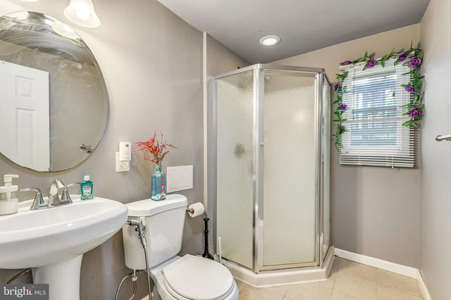205 TAPAWINGO RD SW, Vienna, VA 22180