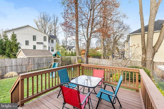 205 TAPAWINGO RD SW, Vienna, VA 22180