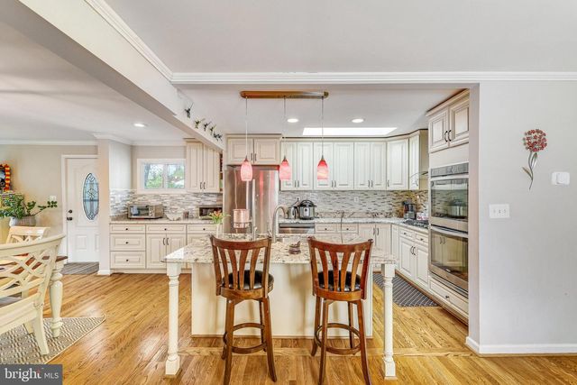 205 TAPAWINGO RD SW, Vienna, VA 22180