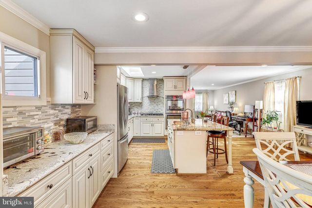 205 TAPAWINGO RD SW, Vienna, VA 22180