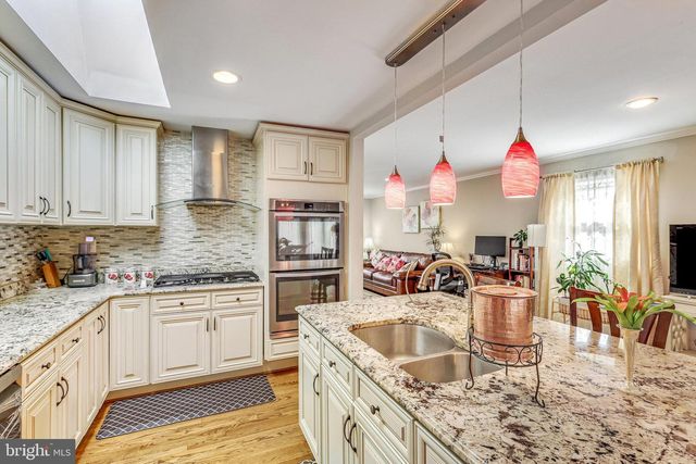 205 TAPAWINGO RD SW, Vienna, VA 22180