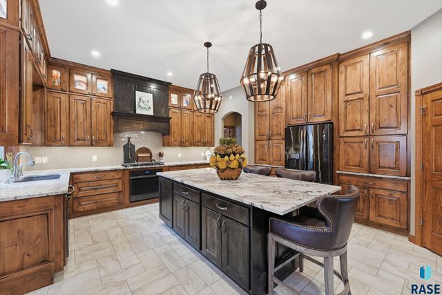 5701 S Deer Park St Street, Sioux Falls, SD 57108