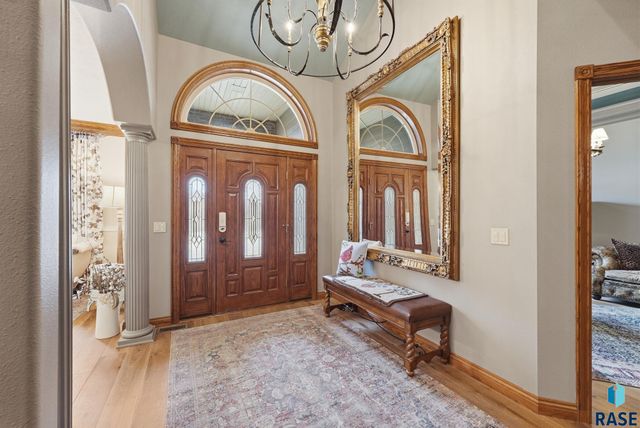 5701 S Deer Park St Street, Sioux Falls, SD 57108