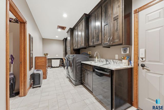 5701 S Deer Park St Street, Sioux Falls, SD 57108