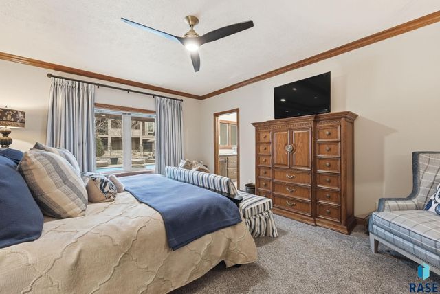 5701 S Deer Park St Street, Sioux Falls, SD 57108