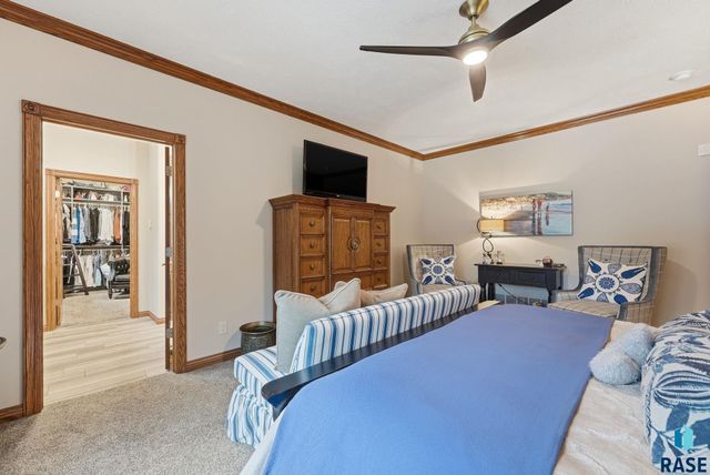 5701 S Deer Park St Street, Sioux Falls, SD 57108