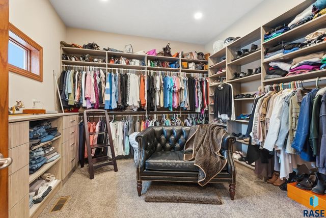 5701 S Deer Park St Street, Sioux Falls, SD 57108