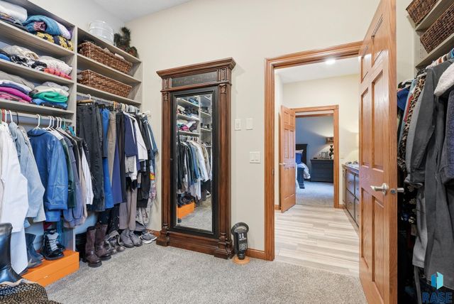 5701 S Deer Park St Street, Sioux Falls, SD 57108