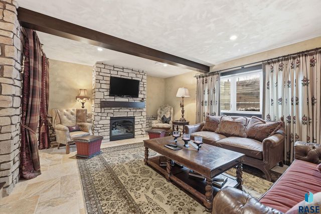 5701 S Deer Park St Street, Sioux Falls, SD 57108