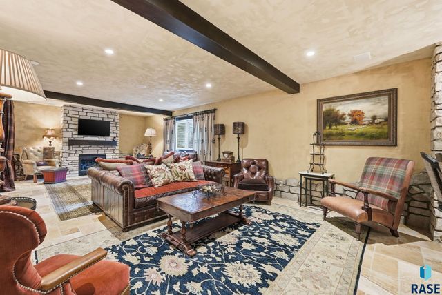 5701 S Deer Park St Street, Sioux Falls, SD 57108