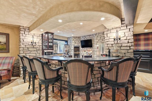 5701 S Deer Park St Street, Sioux Falls, SD 57108