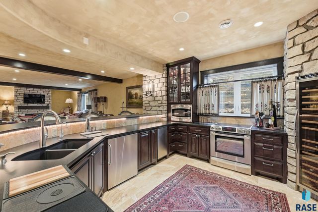 5701 S Deer Park St Street, Sioux Falls, SD 57108