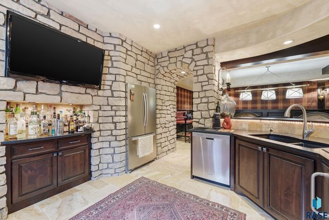 5701 S Deer Park St Street, Sioux Falls, SD 57108