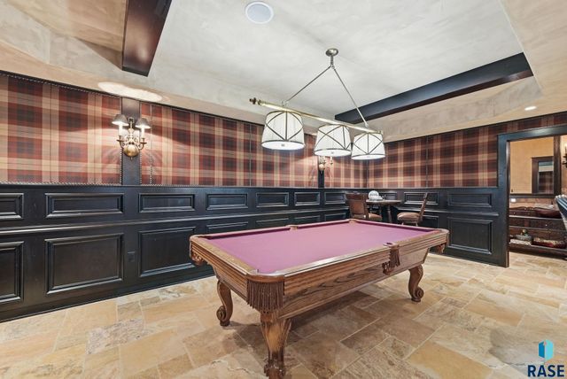 5701 S Deer Park St Street, Sioux Falls, SD 57108