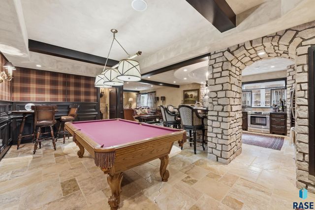 5701 S Deer Park St Street, Sioux Falls, SD 57108