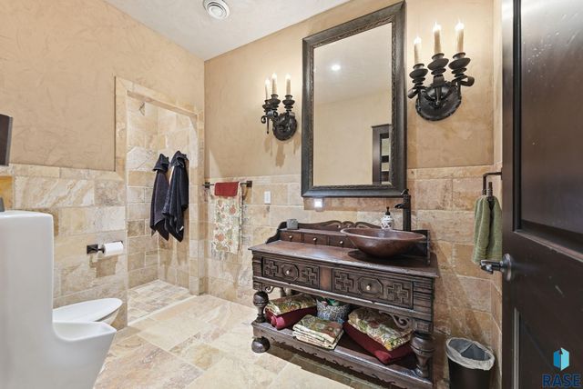 5701 S Deer Park St Street, Sioux Falls, SD 57108