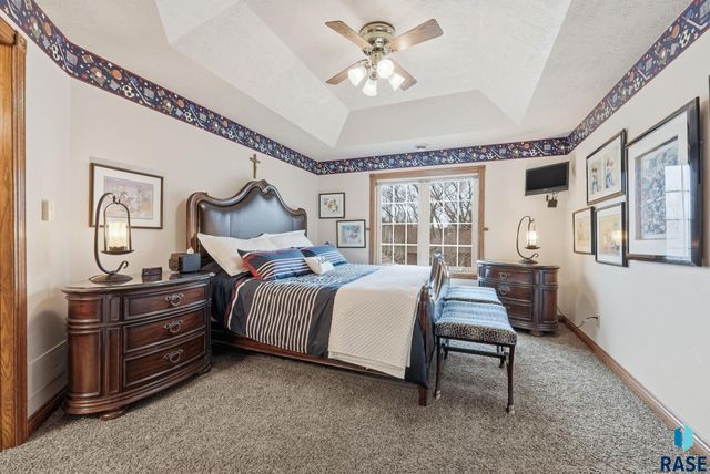 5701 S Deer Park St Street, Sioux Falls, SD 57108