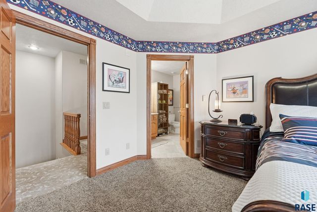 5701 S Deer Park St Street, Sioux Falls, SD 57108