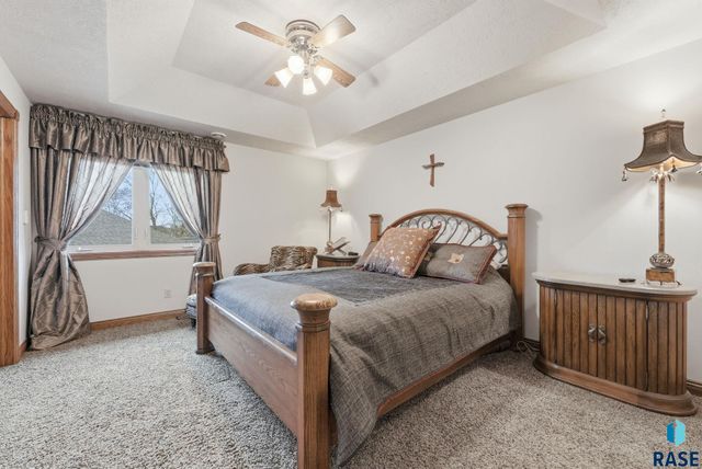 5701 S Deer Park St Street, Sioux Falls, SD 57108