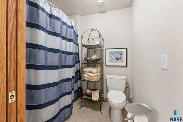 5701 S Deer Park St Street, Sioux Falls, SD 57108