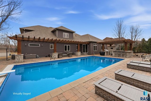 5701 S Deer Park St Street, Sioux Falls, SD 57108