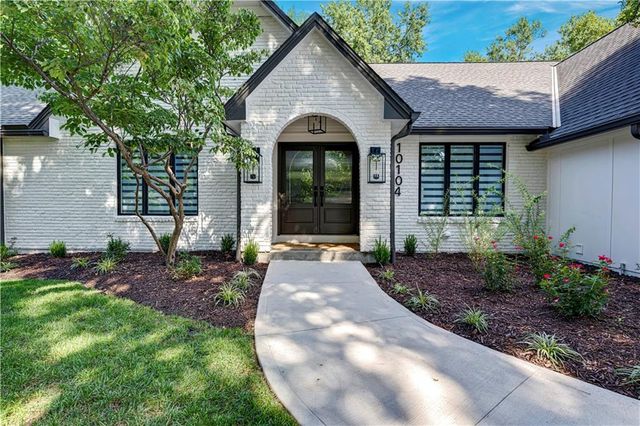 10104 Hemlock Drive, Overland Park, KS 66212