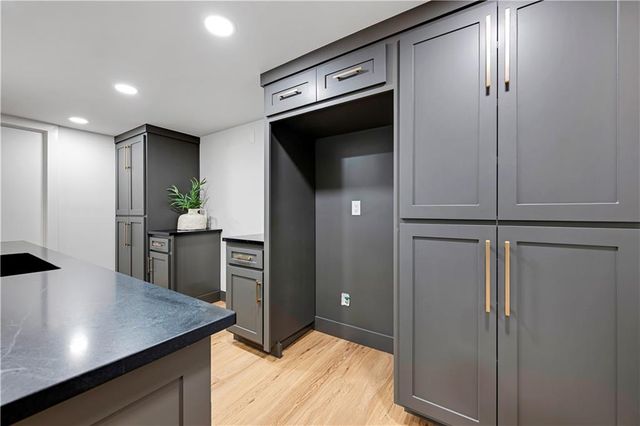 10104 Hemlock Drive, Overland Park, KS 66212