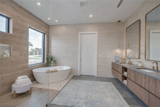 3413 NW 9th TER, Cape Coral, FL 33993