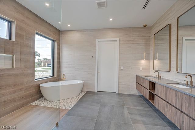 3413 NW 9th TER, Cape Coral, FL 33993