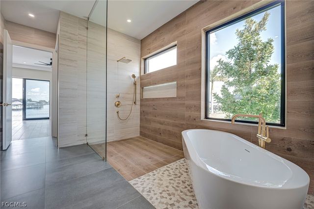 3413 NW 9th TER, Cape Coral, FL 33993