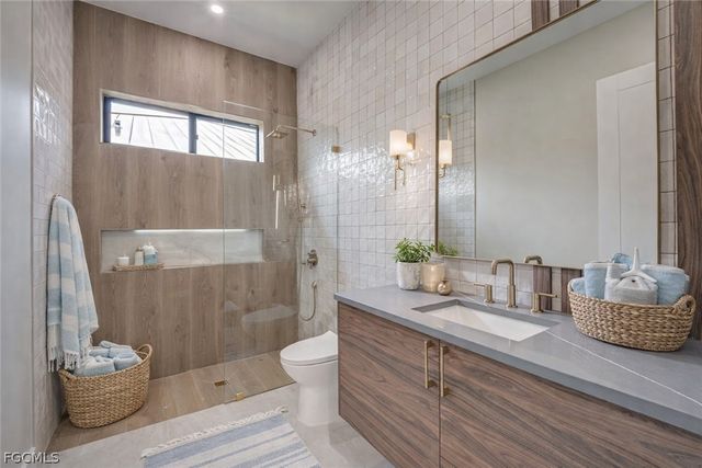 3413 NW 9th TER, Cape Coral, FL 33993