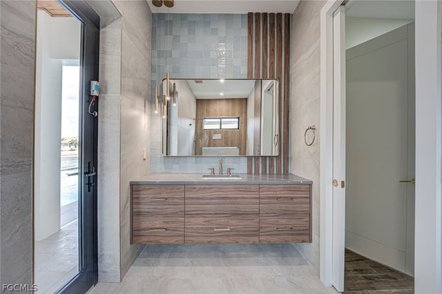 3413 NW 9th TER, Cape Coral, FL 33993