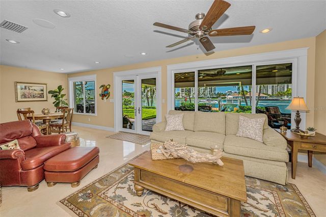 1201 81ST STREET S, St Petersburg, FL 33707