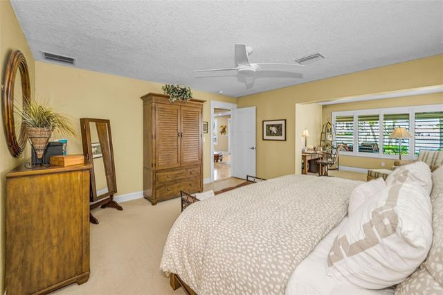 1201 81ST STREET S, St Petersburg, FL 33707
