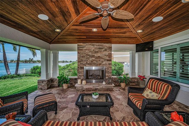 1201 81ST STREET S, St Petersburg, FL 33707