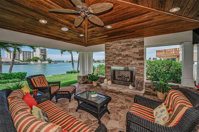 1201 81ST STREET S, St Petersburg, FL 33707