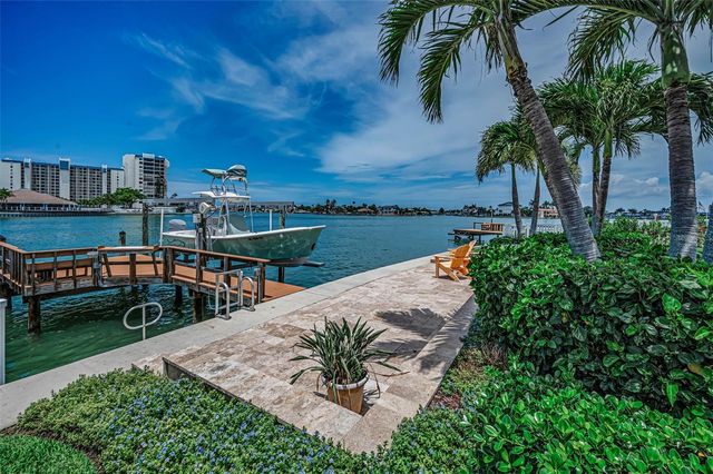 1201 81ST STREET S, St Petersburg, FL 33707